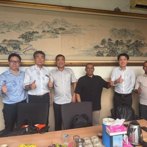 photo - Buyer Visit 1.jpg photo - Buyer Visit 1.jpg