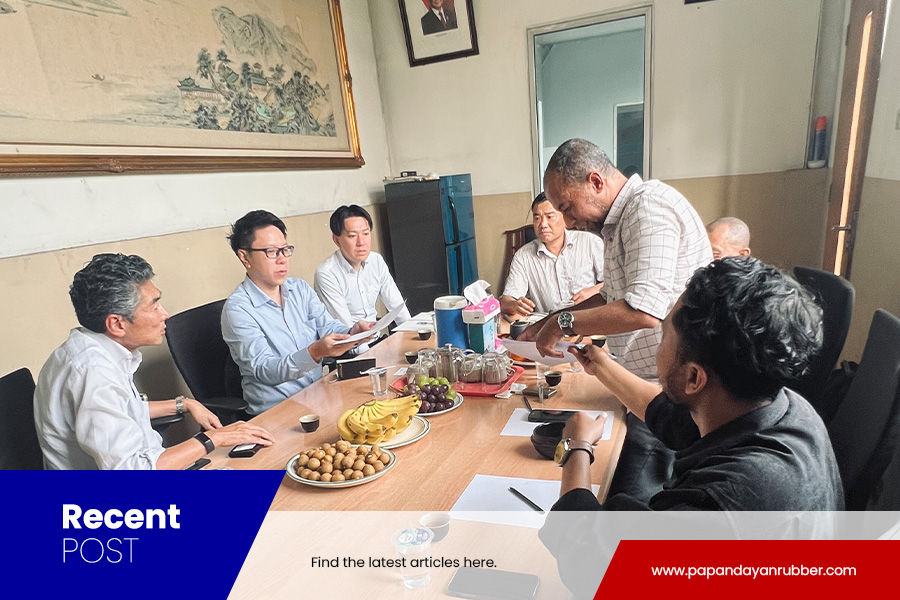 Business-Meeting-with-Japanese-Buyer